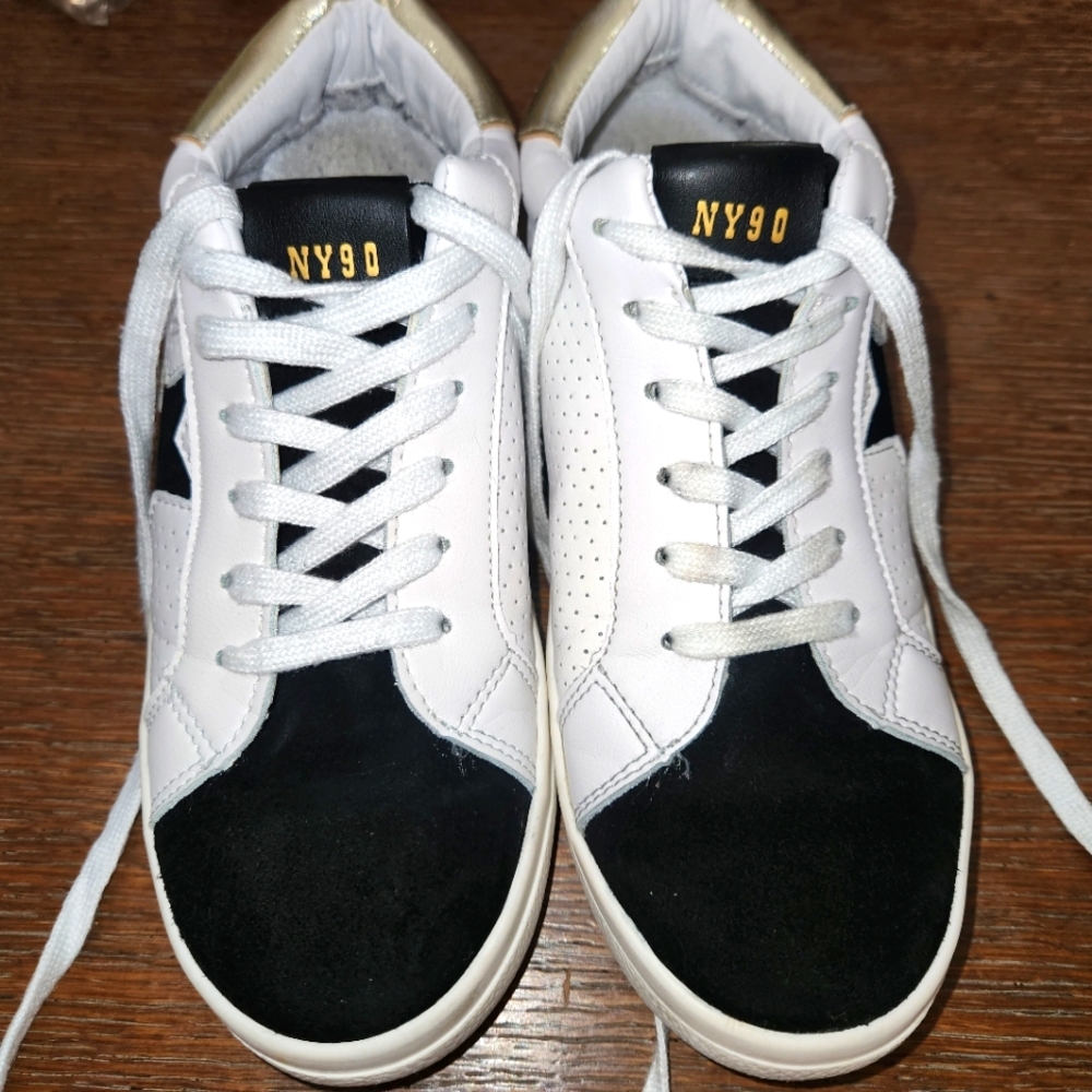 Ladies Size 9 Steve Madden NY90 Sneakers